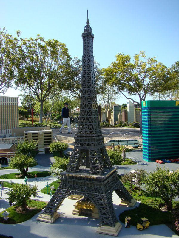 lego eiffel tower