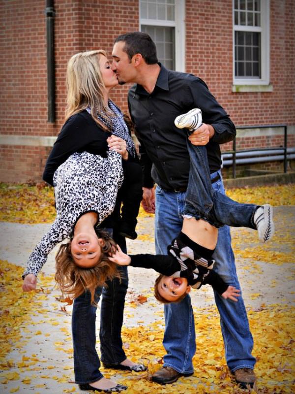 31 Hilariously Awkward Family Photos Both Funny & Weird | Team Jimmy Joe