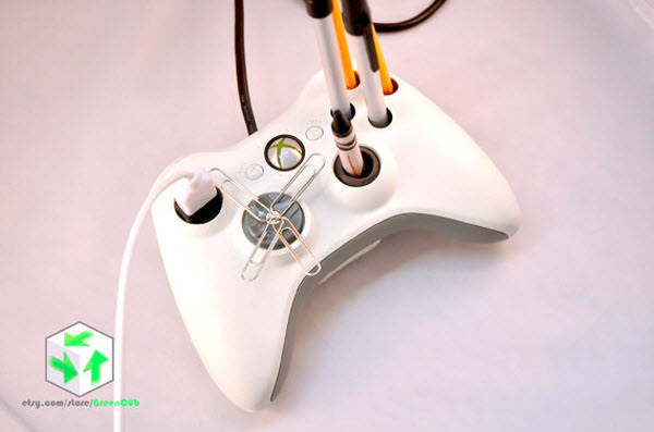 xbox 360 controller desk-mate