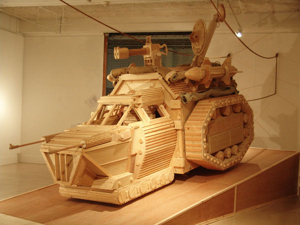 https://assets.hongkiat.com/uploads/wooden-sculptures/Wooden-Technology-by-Michael-Rea2.jpg